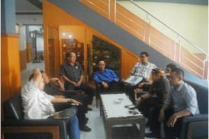 Sejumlah anggota DPRD Kabupaten Kuningan berdiskusi    seputar hasil reses yang sudah dilakukan di masing-masing Daerah  Pemilihan   anggota dewan